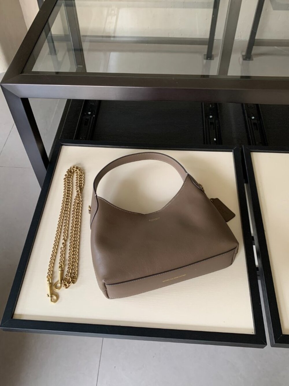 Coach Brooklyn 23 Underarm Bag - Picture 4 of 9